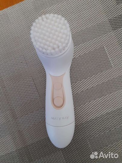 Щетка массажер для лица mari i KAY