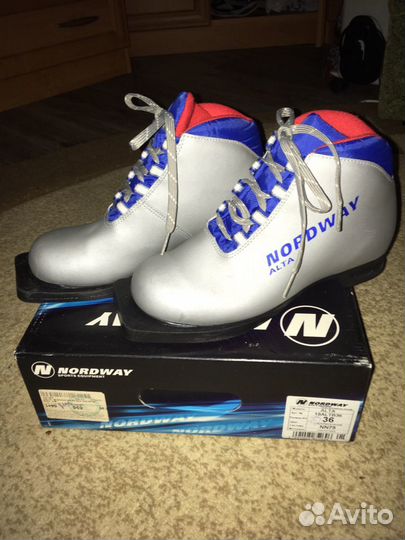 Лыжные ботинки