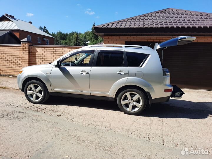 Mitsubishi Outlander 2.4 CVT, 2008, 243 489 км