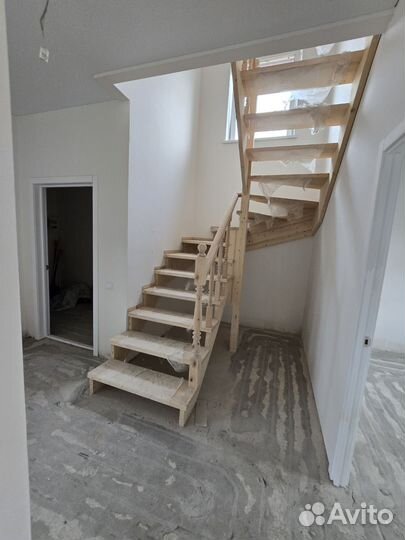 Деревянная лестница из дер. Крутой