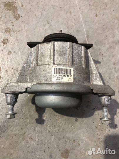 Подушка двигателя Mercedes Benz C200 W204 271860