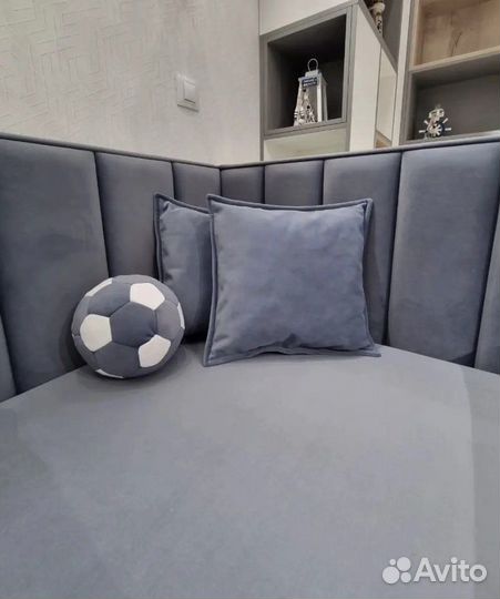 Кровать детская с выдвижными ящиками