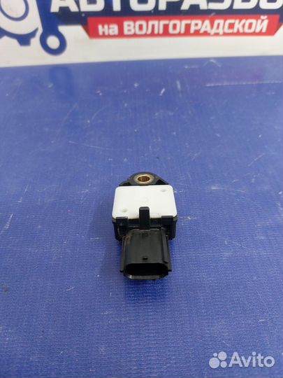 Датчик удара Toyota Avensis 250