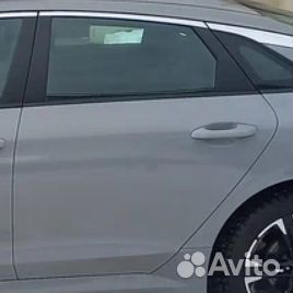 Задняя левая дверь Kia K5