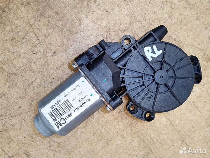 Моторчик стеклоподъемника двери задней левой Hyun