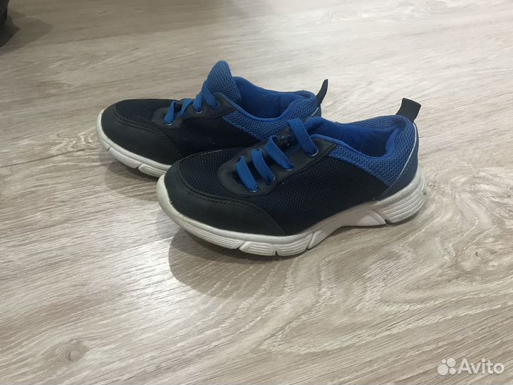 Кроссовки 26