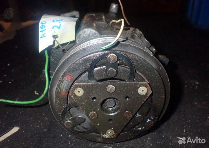 Компрессор кондиционера Audi 100 (C4) 1991-1994