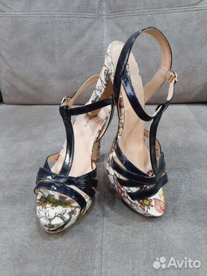 Босоножки женские