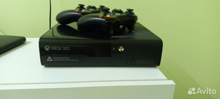 Xbox 360 с 2 джойстиками
