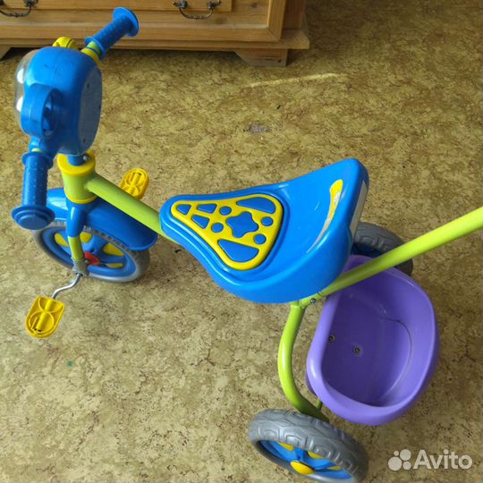 Трехколесный велосипед