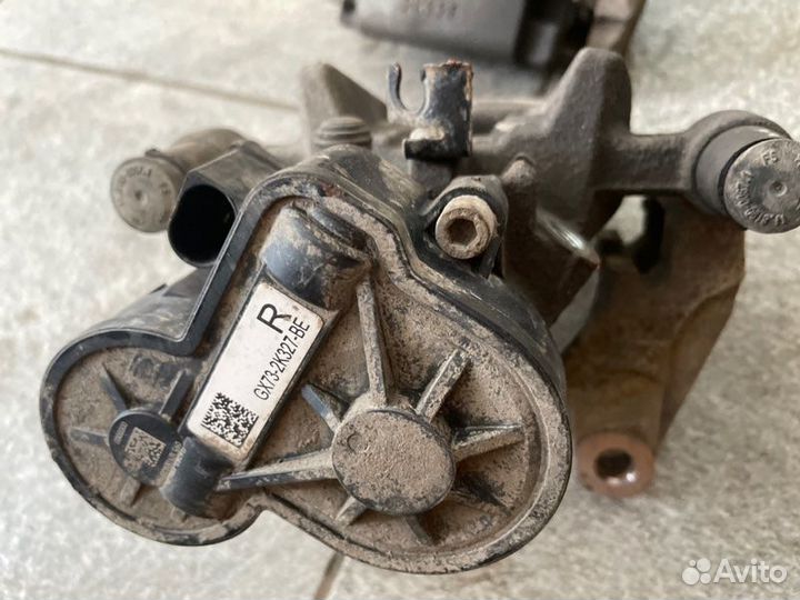 Суппорт задний Jaguar F-Pace X761 AJ126 2016