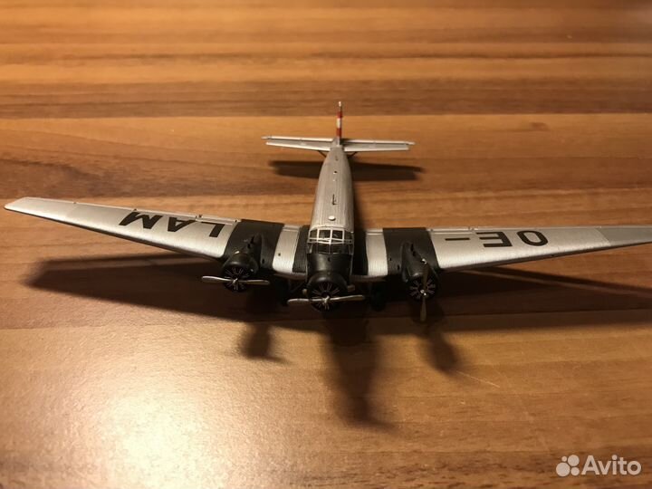 2 Модели самолетов Herpa