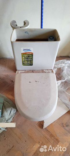 Дверь,раковина,унитаз,зеркало