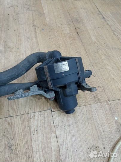 Насос продувки катализатора Mercedes-Benz E-Class