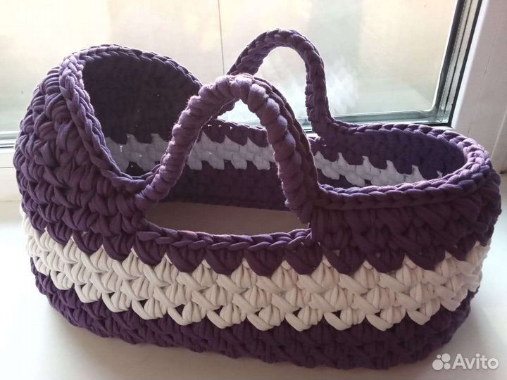 Вязаная люлька для куклы