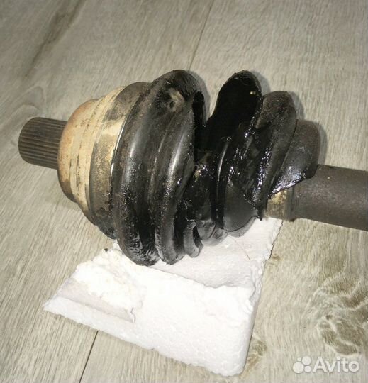 Привод левый Skoda Octavia A5