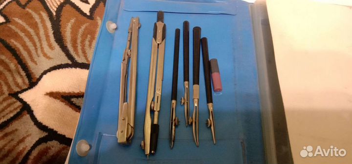 Школьные принадлежности