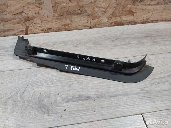 Накладка пыльник левого крыла Renault Fluence