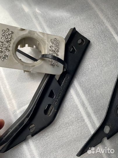 Накладка бампера c204 w204 крепление