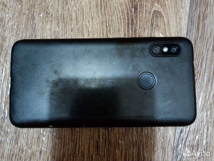 Xiaomi Mi A2 Lite Android One, 3/32 ГБ