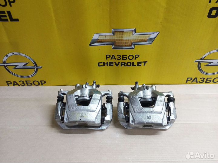 Тормозной суппорт передний Опель Астра J 5D