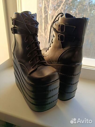 Ботинки на высокой платформе