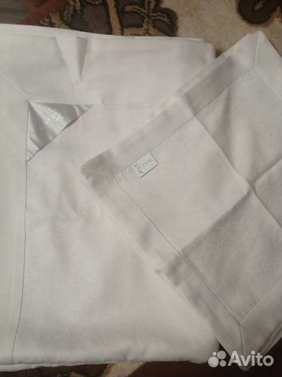 Скатерть и 6 солфеток (новая)
