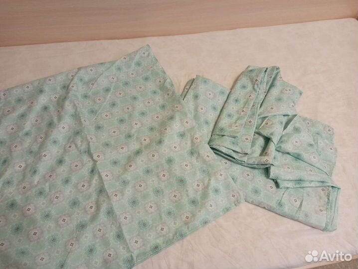 Простынь и 2 наволочки