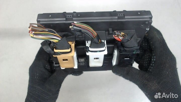 Блок управления бортовой сети Volkswagen Passat CC