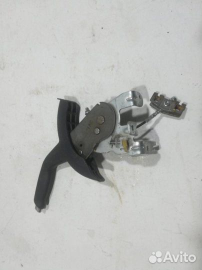 Рычаг стояночного тормоза Hyundai Solaris 1