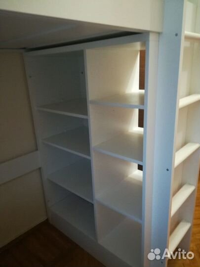 Детская мебель, кровать, стеллаж, кресло