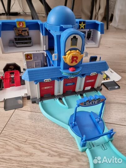 Штаб квартира поли робокар