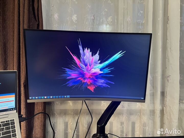 Монитор Samsung 27 изогнутый