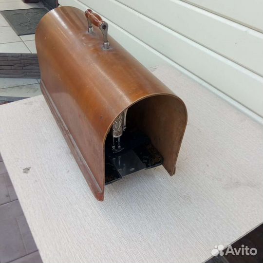 Швейная машинка с электроприводом