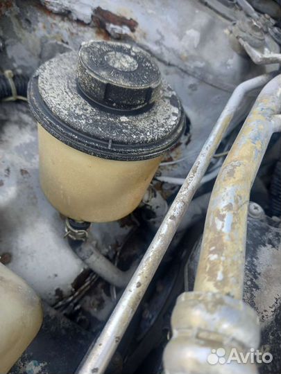 Nissan almera n16- бачок гура