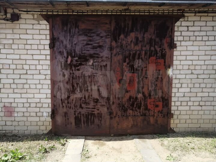 Гараж, > 30 м²