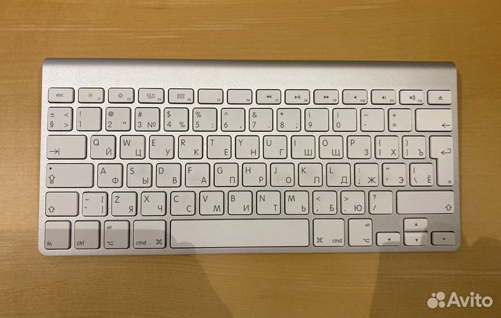 Оригинальная беспроводная клавиатура Apple