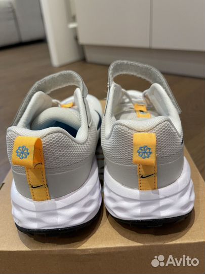 Кроссовки Nike размер US 13C