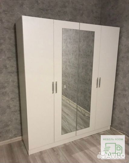Шкаф распашной с зеркалом
