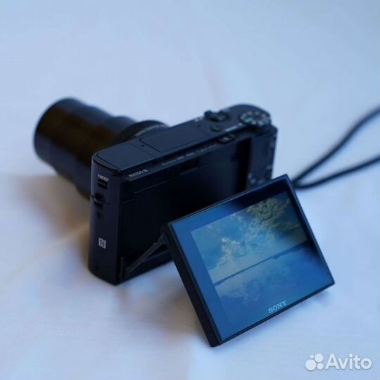 Компактная камера Sony RX100vi