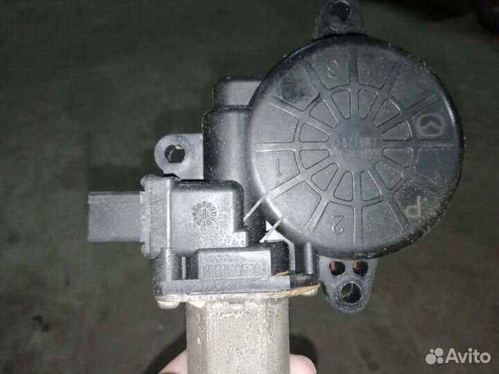 Стеклоподъёмник с панелью лев зад двер мазда 6gj