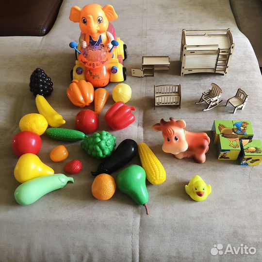 Развивающие игрушки, сортеры, детские телефоны