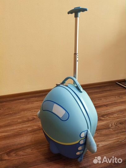 Чемодан на колесах детский