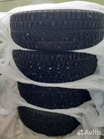 Dunlop SP Winter Ice 01 205/60 R16 92T
