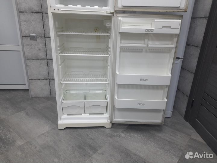 Холодильник Stinol 110ER (А02)(1294)