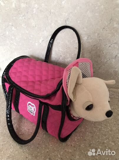 Плюшевая собачка в сумочке