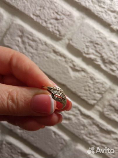 Кольцо золотое с бриллиантами