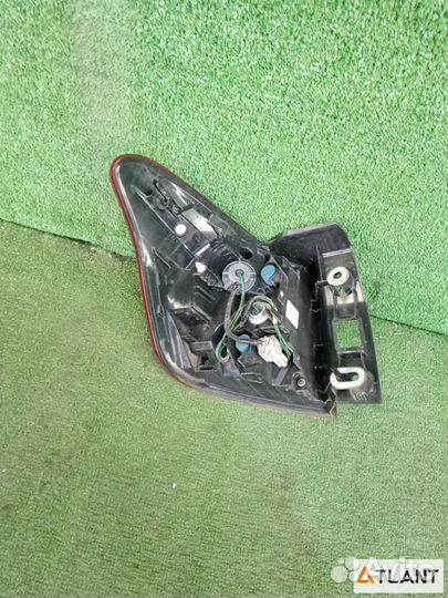 Фонарь задний правый subaru levorg