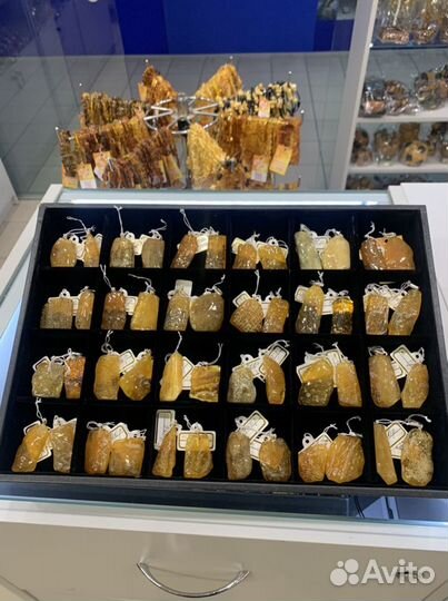 Кулон из янтаря