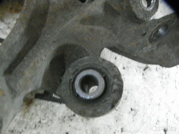 Кулак поворотный задний Hyundai Santa Fe II (2005—